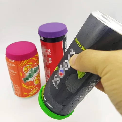Vista 2 de Tapa o protector para latas de refrescos o bebidas, se adapta a latas de soda/bebidas estándar (paquete de 6, surtido)