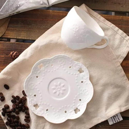 Vista 4 de Taza tazas de cerámica taza de café conjunto blanco pequeño real lujo vintage taza de té platillo boda flor tazas de café taza de café