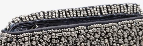Vista 2 de Clutch con cuentas de peltre bolso grande de noche pulsera comercio justo y hecho a mano