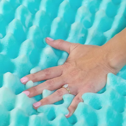 Vista 2 de GhostBed Cubrecolchón de espuma viscoelástica de gel refrescante de 3 pulgadas, funda impermeable, protector y cubrecolchón en uno, tamaño individual