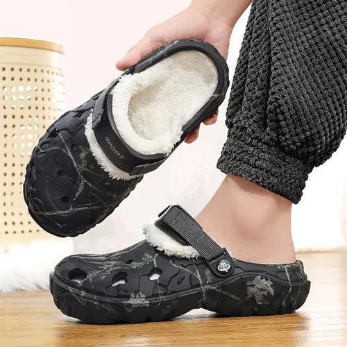Vista 2 de SECHRITE Zuecos con forro de piel para hombre, pantuflas de invierno mullidas de ancho ancho con plantilla acolchada, zapatos cálidos para casa