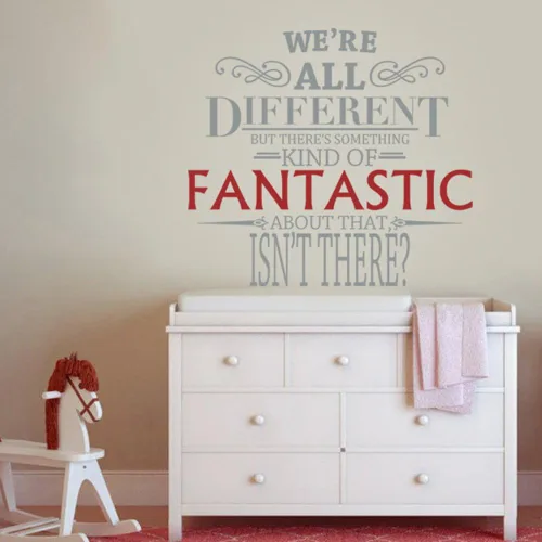 Vista 9 de We're All Different - Fantastic Mr. Fox - Calcomanía de pared con texto en vinilo (pequeño, fantástico: marrón, letras: blanco)