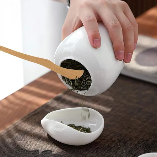 Vista 4 de Luxshiny Plato de té de cerámica con aguja de 3.93 x 2.95 x 1.18 pulgadas, soporte suelto para hojas de té y plato de exhibición de frijoles