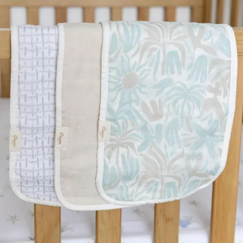 Vista 4 de Crane Baby Paños de muselina para bebé para eructar, paño ligero y absorbente para eructos, Beach Life estrella de mar, juego de 3, 7" x 20