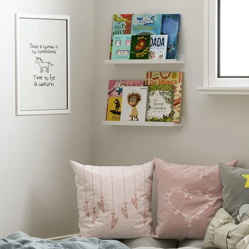 Vista 2 de Wallniture Denver - Estantería flotante blanca de 17 pulgadas y repisa para cuadros para decoración de habitación de niños y estantes de guardería
