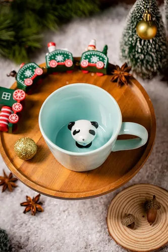 Vista 2 de DIHOclub Taza de cerámica de panda con animal 3D oculto, taza de figura de animal de dibujos animados hecha a mano, taza linda, regalo de Navidad