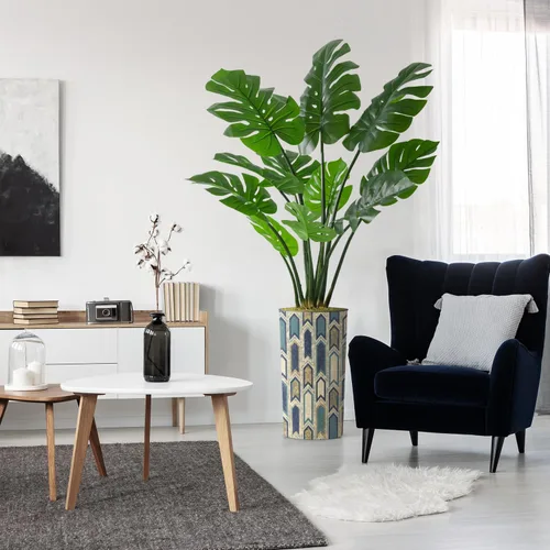 Vista 17 de Árbol artificial en macetero moderno con patrón poligonal, palmera tropical areca artificial de seda para decoración del hogar en interiores