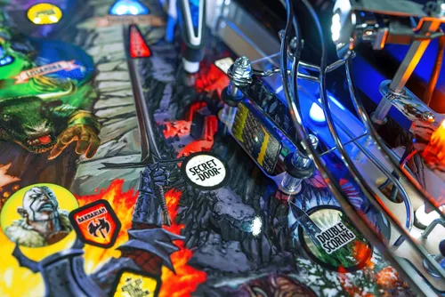 Vista 21 de Stern Pinball - Máquina de pinball Pro Edition de Dungeons & Dragons con Insider Connected