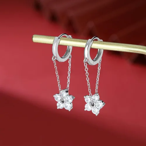 Vista 4 de SLUYNZ Aretes colgantes de plata de ley con circonita cúbica para mujer, aretes de aro con borla