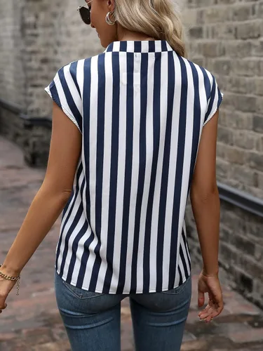Vista 2 de WDIRARA - Blusa a rayas con volantes, manga casquillo y cuello en V con muesca para mujer