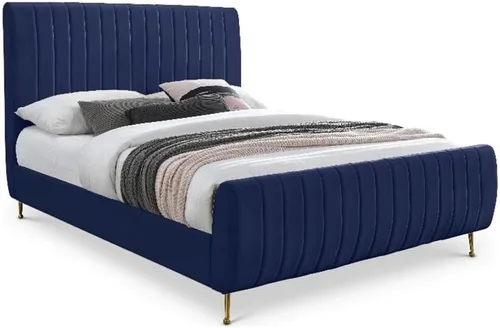 Vista 10 de Meridian Furniture Colección moderna Zara Cama tapizada de terciopelo contemporáneo con acolchonamiento de canal profundo y patas doradas a Crema