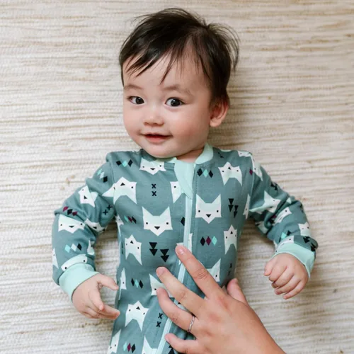 Vista 45 de ZippyJamz - Pijama orgánica para bebé con pies y cremallera para cambiar pañales fácil y rápido
