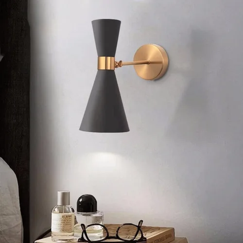 Vista 3 de Juego de dos apliques de pared negros para interiores, funciona con pilas con control remoto, modernas lámparas de pared LED que funcionan