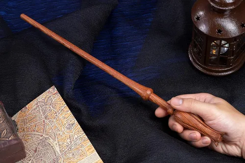 Vista 2 de Handicraftviet Varita de madera tallada a mano, varita mágica para coleccionar y cosplay, 15 pulgadas para niños y adultos en Halloween, Navidad