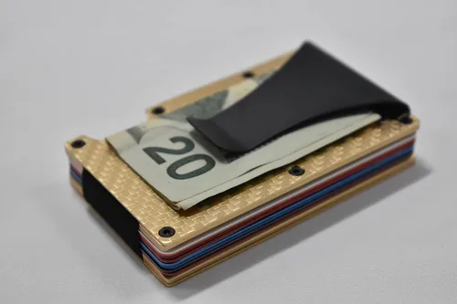 Vista 5 de Cartera de aluminio minimalista delgada de fibra de carbono con bloqueo RFID y clip para dinero para hombres y mujeres Gran regalo para papá marido