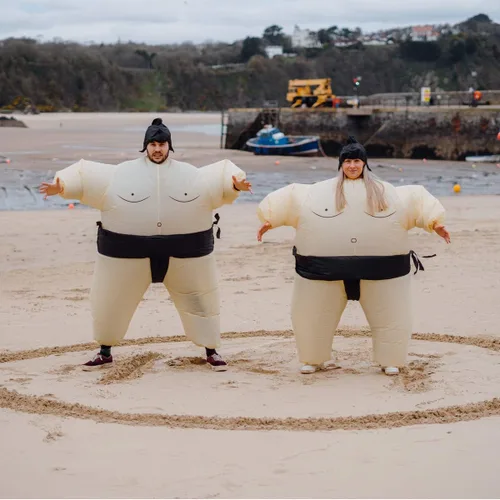 Vista 2 de Bodysocks Disfraz de luchador de sumo inflable para adultos