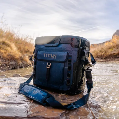Vista 8 de Titan by Arctic Zone Deep Freeze Cooler