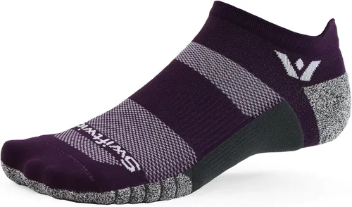 Vista 12 de Swiftwick - Calcetines antideslizantes para correr FLITE XT invisibles, calcetines de golf, máxima estabilidad Negro
