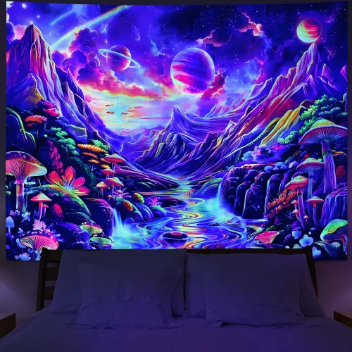 Vista 3 de Lahasbja Blacklight Galaxy Planet Tapiz UV Reactive Hongo Colgante de Pared Fantasía Estrellas Estrelladas Paisaje Montaña Paisaje Luz Negra Póster