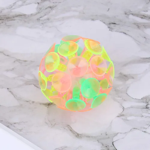 Vista 9 de STOBOK Divertida bola de ventosa: 4 bolas adhesivas de ventosa, juguetes coloridos juguetes novedosos para niños y niñas, recuerdos de fiesta