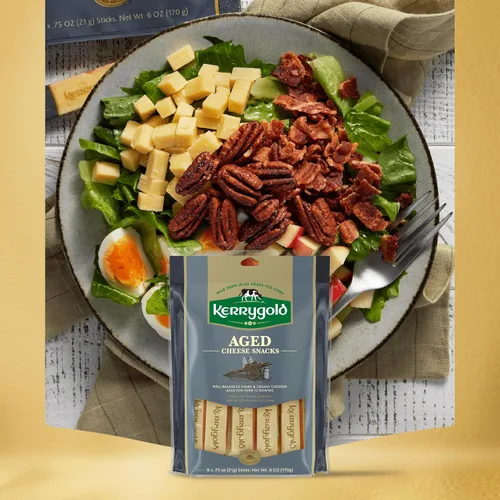 Vista 10 de Kerrygold Palitos de queso cheddar irlandés envejecido alimentado con pasto, 6 onzas