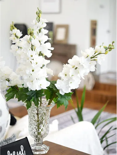 Vista 3 de FiveSeasonStuff Real Touch - Flores artificiales blancas Delphinium - 3 tallos realistas de flores artificiales para centros de mesa de boda