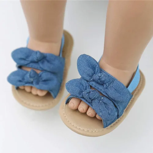Vista 2 de COSANKIM Sandalias de verano para bebés y niñas con suela suave de flores, zapatos de vestir para cuna, recién nacidos, para recién nacidos