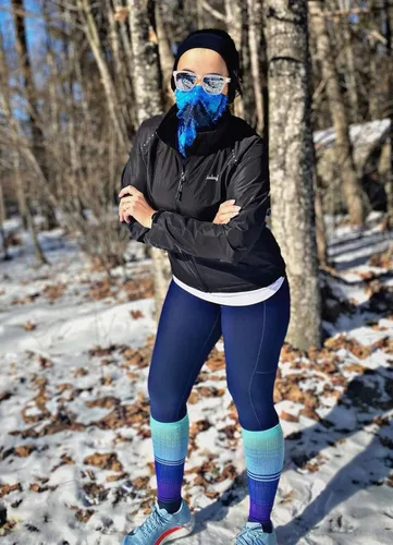 Vista 3 de BALEAF Chaquetas impermeables para mujer, cortavientos resistentes al viento, para correr, ligeras, reflectantes, plegables, con capucha