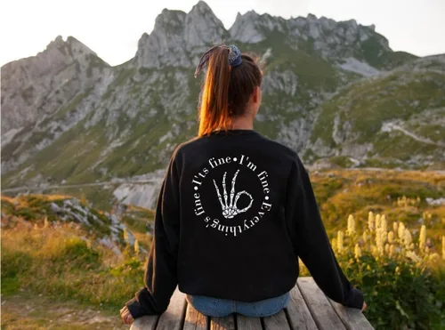 Vista 2 de Sudadera de gran tamaño para mujer, con texto en inglés "It's Fine Im Fine Everything is Fine", sudadera casual con cuello redondo y manga larga