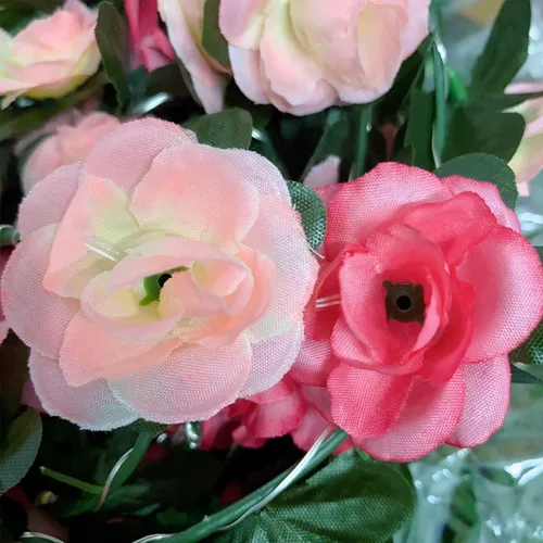 Vista 5 de Fielegen Guirnalda de luces artificiales de 30 LED, funciona con pilas de 9.84 pies de rosa de vid de hadas para el día de San Valentín, boda