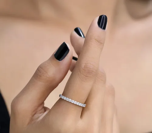 Vista 2 de Dazzlingrock Collection Anillo apilable de oro de 10 quilates de 0,50 quilates con diamantes blancos redondos de 12 quilates