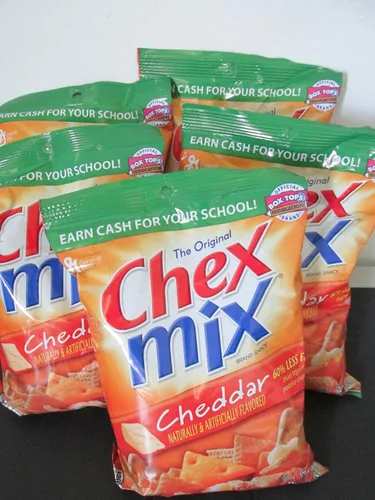 Vista 13 de Chex Mix Mezcla de aperitivos, cheddar, bolsas de aperitivos salados, paquete múltiple, 1.75 onzas, 10 unidades Corn & Wheat Chex, Cheese Crackers