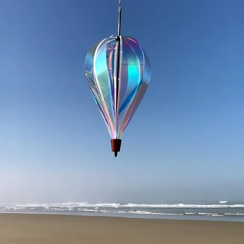 Vista 2 de In the Breeze 0978 - Globo de aire caliente iridiscente de 6 paneles - Decoración colgante al aire libre