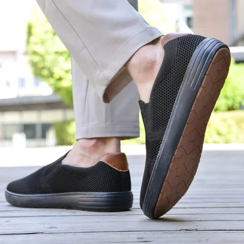 Vista 9 de Puxowe Men's Slip On Loafers, Comfy & Knit Walking Shoes with Arch Support Todo negro