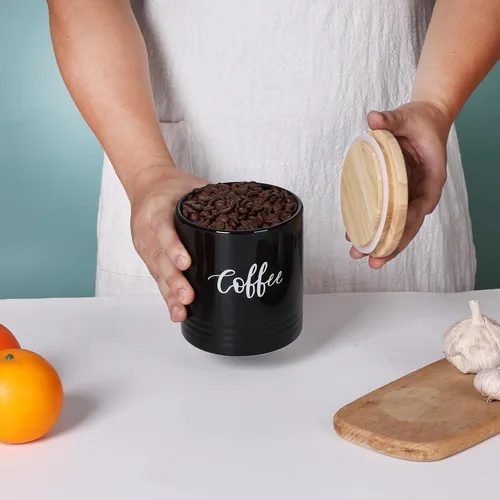 Vista 4 de LEETOYI Contenedores de almacenamiento de alimentos de porcelana con tapa, 4.5 pulgadas, 31 onzas, café etiquetado negro