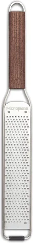 Vista 2 de Microplane Rallador Zester de acero inoxidable con mango de madera Master Series