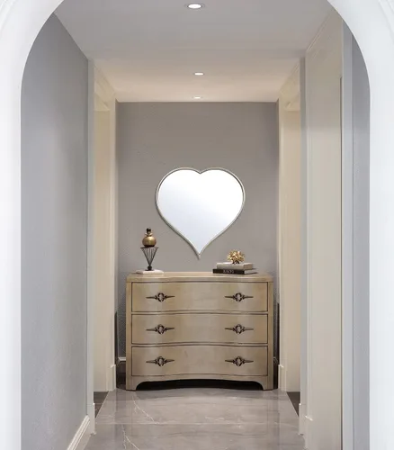Vista 4 de Espejo de corazón de 22 pulgadas para pared, espejo de pared en forma de corazón con marco de metal plateado para decoración de San Valentín