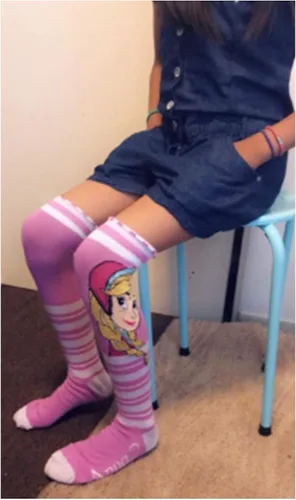 Vista 3 de Disney Anna and Elsa Frozen - Calcetines altos para la rodilla, color azul y rosa, talla grande 310, 2 pares
