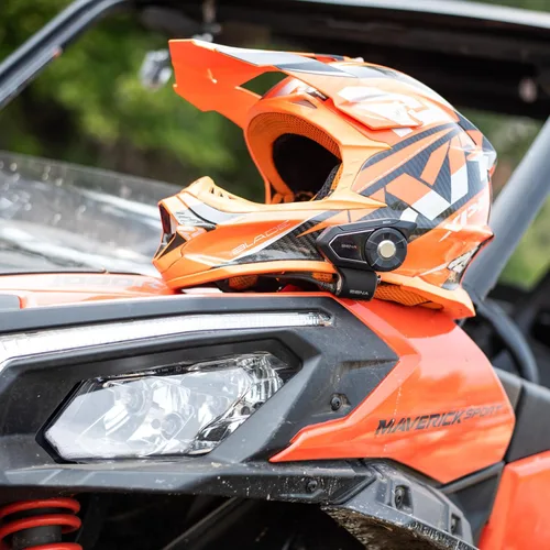 Vista 3 de Sena 30K Sistema de comunicación de auriculares Bluetooth para motocicleta con malla, altavoces HD, paquete doble