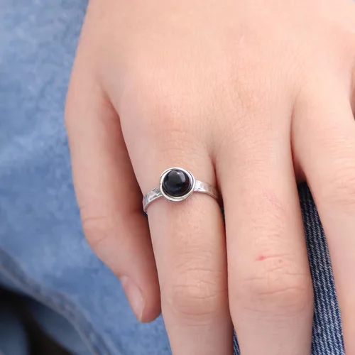 Vista 50 de Anillo de plata de ley con piedras preciosas para mujer, anillo apilable de piedra martillada, anillo de piedra natal
