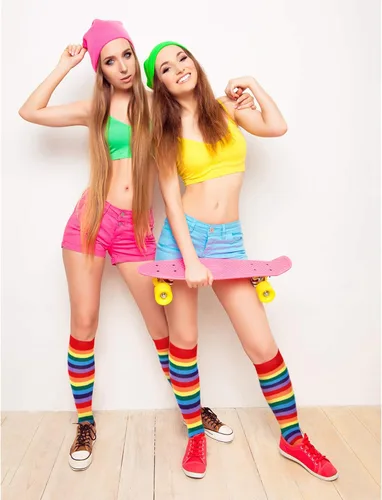 Vista 6 de SATINIOR 4 pares de calcetines de rodilla a rayas coloridas para mujeres y niñas