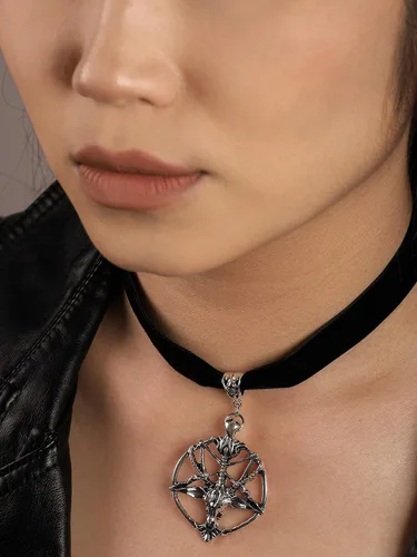 Vista 2 de Sacina Gargantilla gótica de baphomet, gargantilla de calavera de pentagrama negro, collar gótico, gargantilla gótica, gargantilla gótica