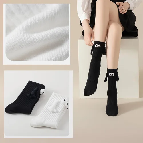 Vista 2 de 2 pares de calcetines magnéticos tomados de la mano, regalos divertidos para parejas, aniversario, mejores amigos, compromisos, adolescentes
