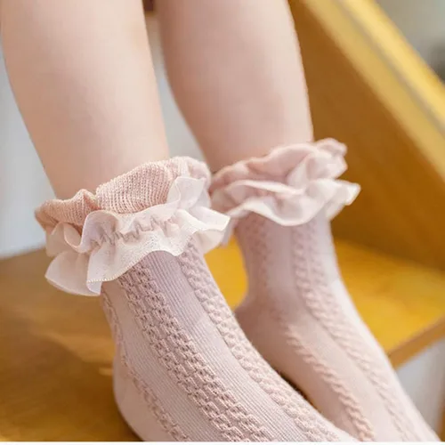 Vista 3 de Colorful Childhood Calcetines de encaje con volantes y ojales para bebés y niñas pequeñas, calcetines cortos de doble encaje para recién nacidosbebés