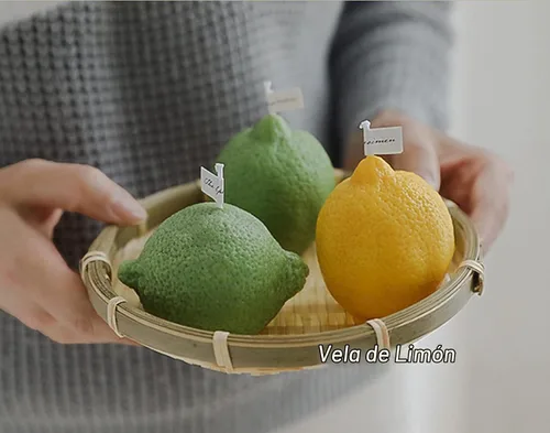 Vista 4 de Vela perfumada en forma de limón, 3.53 oz (3.53 oz) de cera de soja, vela decorativa para mesa, foto, regalo de cumpleaños, perfecta