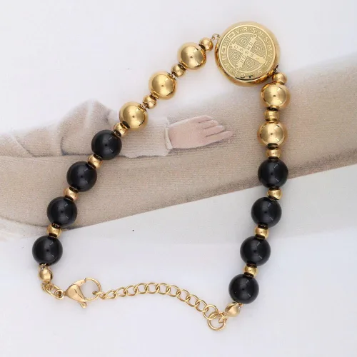 Vista 3 de Pulsera de acero inoxidable chapado en oro con medalla cruzada de protección de San Benito, N A