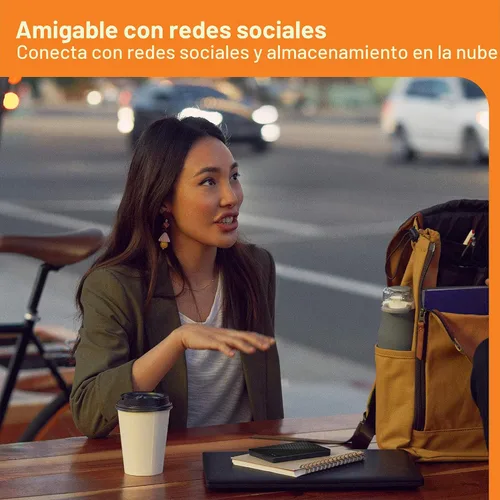 Vista 2 de WD 4TB My Passport, Disco duro externo portátil, negro, software de respaldo con defensa contra ransomware y protección con contraseña, compatible