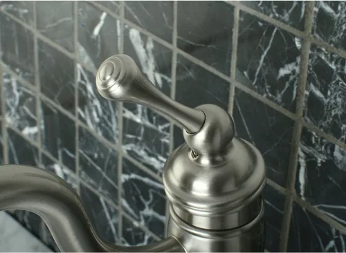 Vista 2 de Kingston Brass KB1428BL Heritage - Grifo para fregadero con placa de cubierta opcional, níquel cepillado
