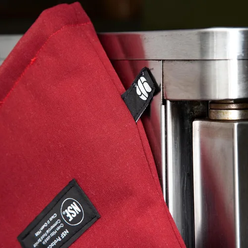 Vista 25 de San Jamar KT0215 Kool-Tek Manopla de protección para horno para temperatura convencional Nomex, 15" de longitud, rojo