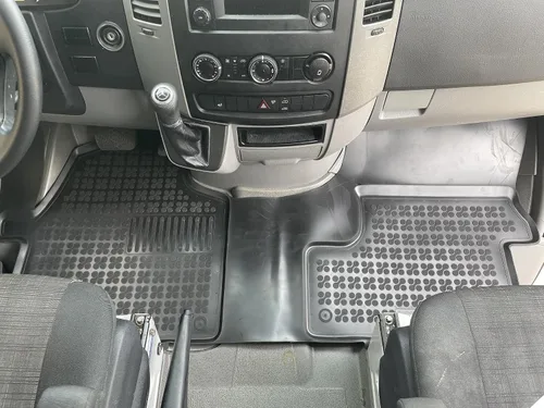 Vista 4 de Rezaw-Plast - Revestimientos de suelo compatibles con Mercedes Benz Sprinter 2007-2024, a medida, sin olor, ajuste personalizado para accesorios